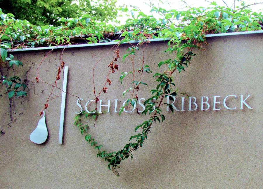 Edelstahlbuchstaben für das Schloss Ribbeck