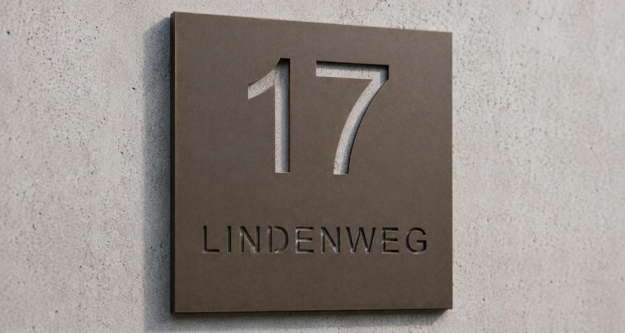 Preview: Hausnummer mit Straße aus Bronze 250 x 250 mm