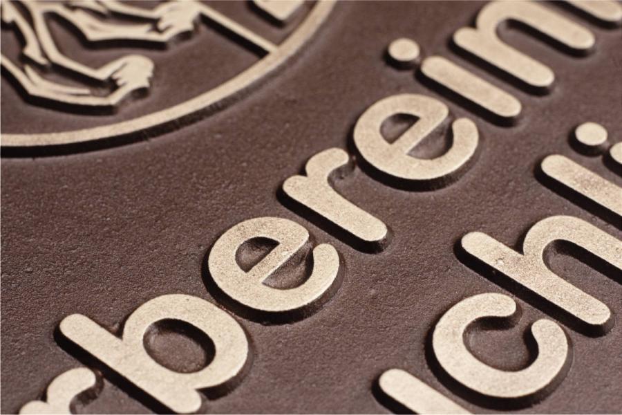Preview: Bronzeguß Tafel Detail
