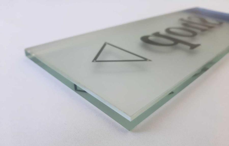 Folienbeschriftung für Glasschilder