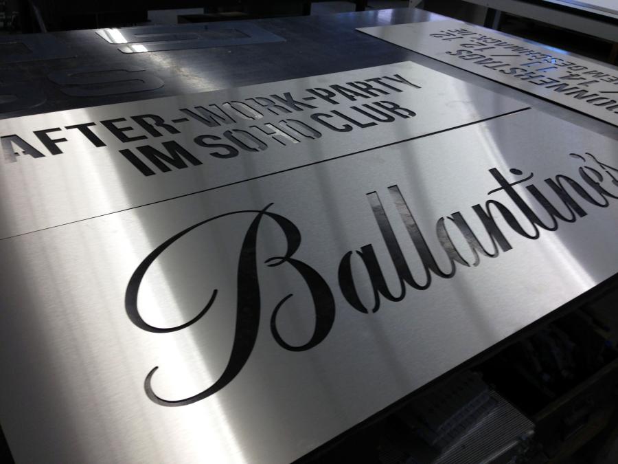 Preview: Sprühschablone aus Edelstahl mit Logo