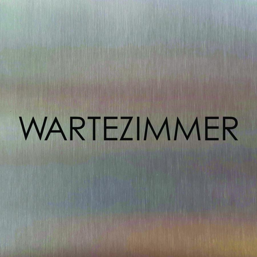 Türschild aus Edelstahl für Praxen, Pflege und Ordinationen