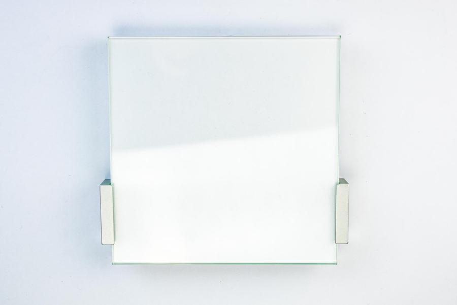 Preview: VIGO Türschild 149 x149 mm aus Glas und Aluminium Halterung