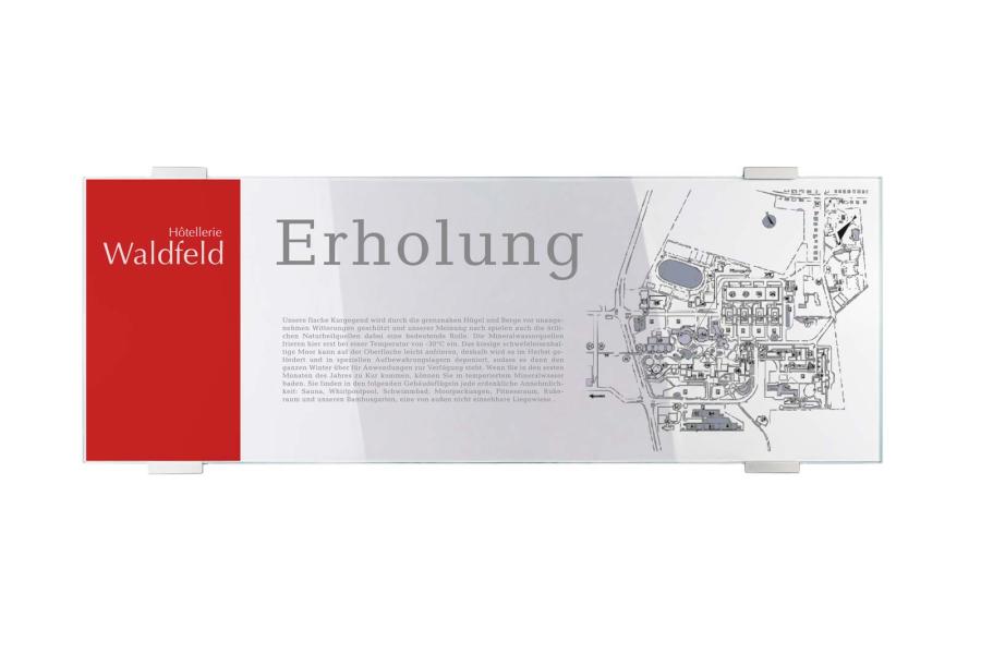 VIGO Wandschild 595 x 211 mm indoor aus Glas mit Aluminiumhalter mit austauschbarer Beschriftung