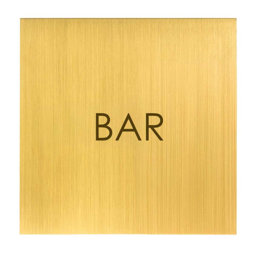 Türschild aus Messing fein geschliffen für Hotels, Chalets, Firmengebäude oder stilvolle Privathäuser.