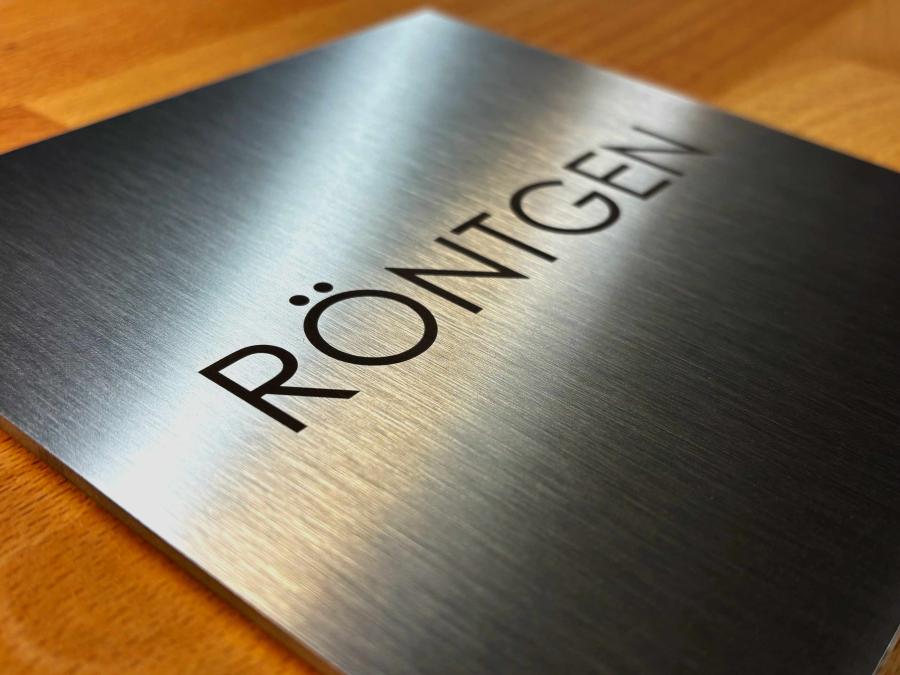 Preview: Türschild | Edelstahl | VINOX | 160 x 160 mm | mit Ihrem Wunschtext