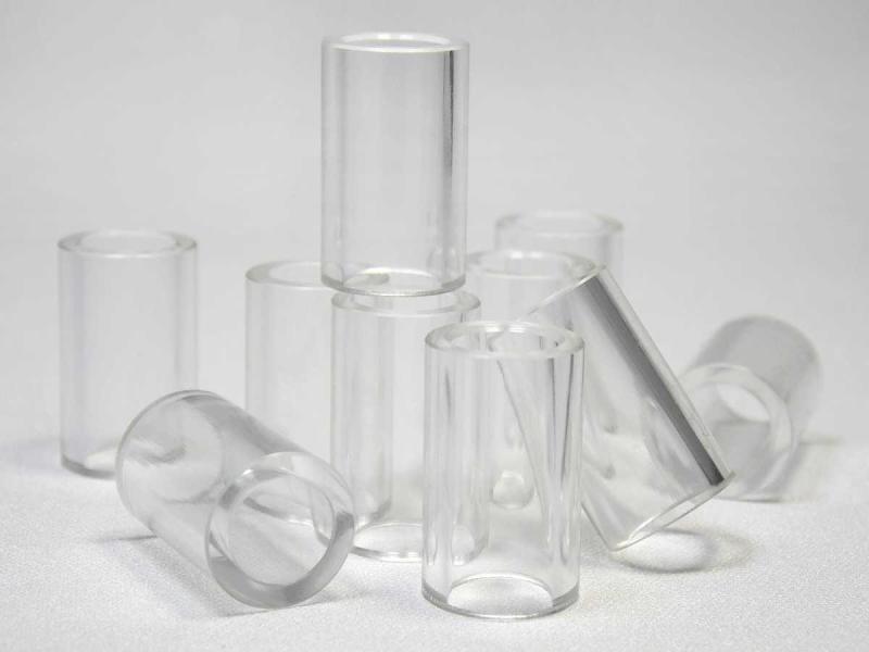 Abstahndhalter aus klarem Plexiglas