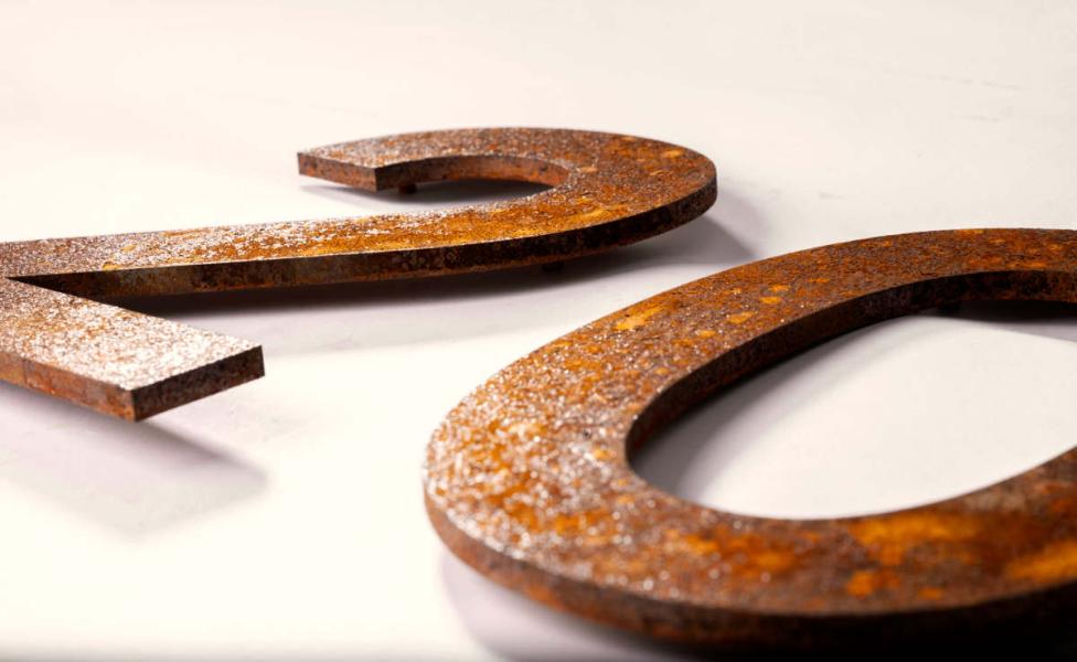 Hausnummer aus Cortenstahl