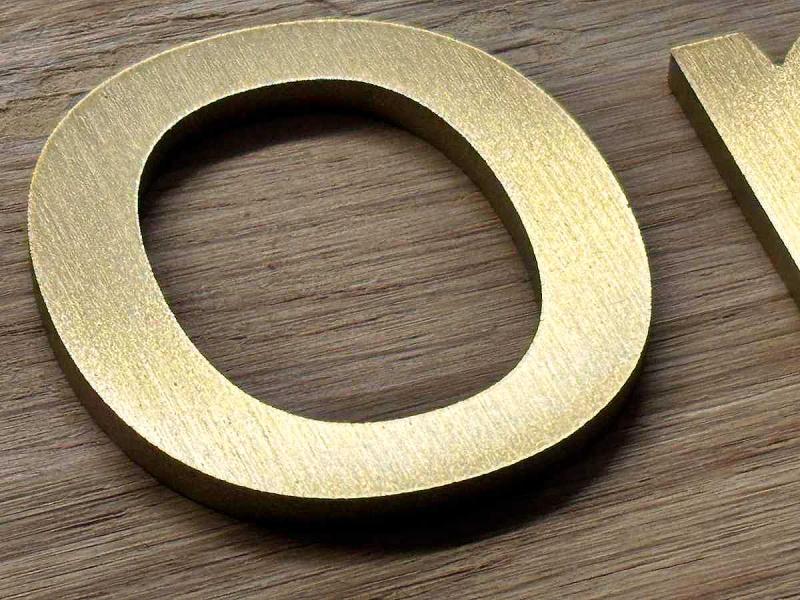 Messingschriftzug Detail o