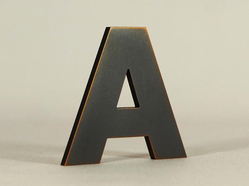 Musterbuchstabe "A" | Zinnbronze | brüniert | 60 mm