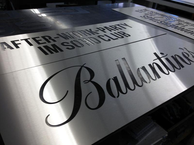 Sprühschablone mit Logo