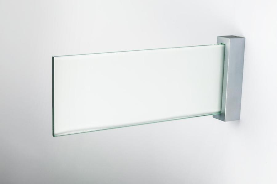 VISIGN Fahnenschild 298 x 106 mm aus Glas und Aluminium Halterung