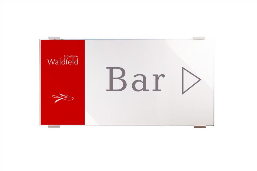 VIGO Wandschild 595 x 298 mm indoor aus Glas mit Aluminiumhalter mit austauschbarer Beschriftung