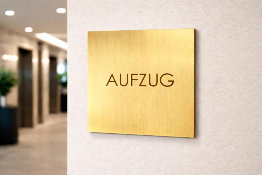 VINOX Türschild aus geschliffenem Messing für eine klare Beschilderung