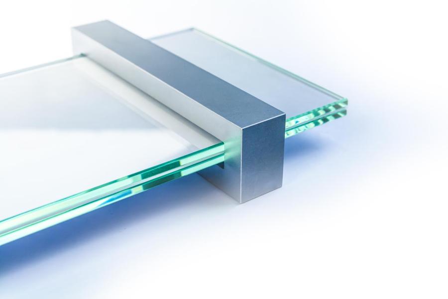 VISIGN Wandschild 595 x 106 mm indoor aus Glas und Aluminiumhalterung