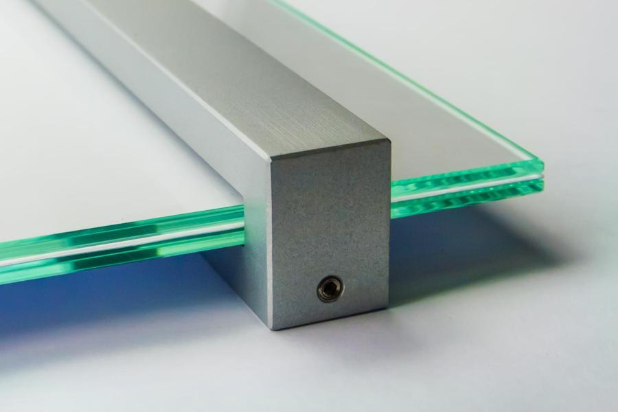 VISIGN Wandschild 595 x 211 mm aus Glas und Halterung aus Aluminium